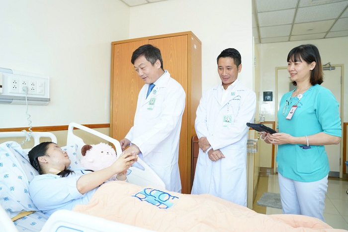 Điều trị đa mô thức và y học cá thể hóa Ung thư dạ dày di căn ở cô gái 18 tuổi